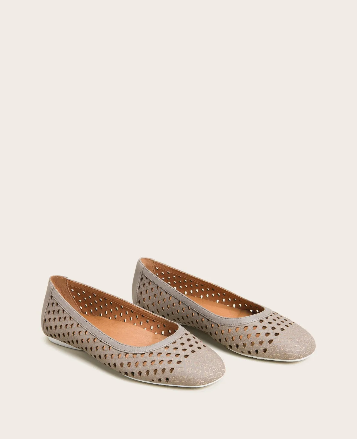 GENTLE SOULS - Eugene Travel Packable Woven Ballet Flat