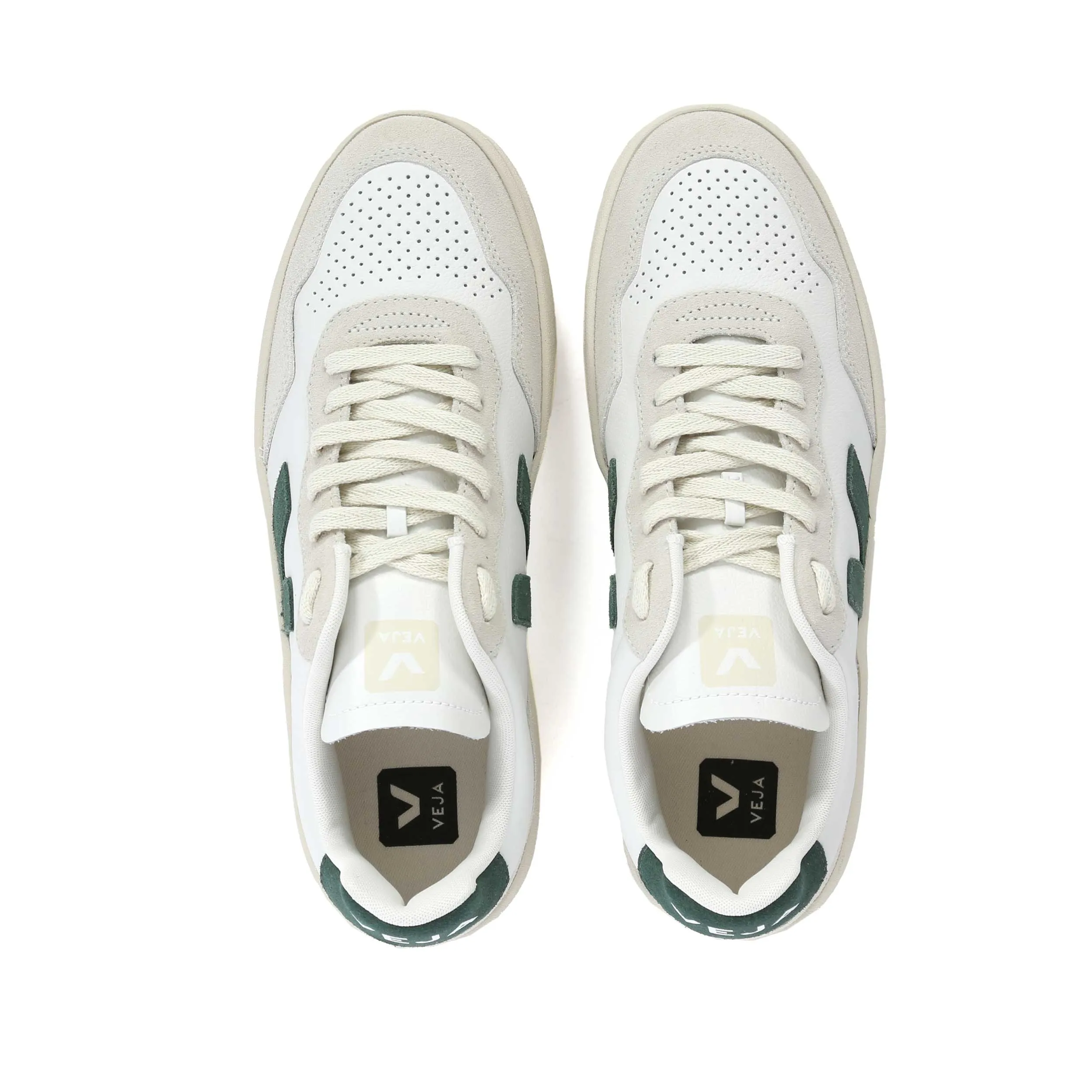 Veja V-90 Trainer in Extra White & Cyprus